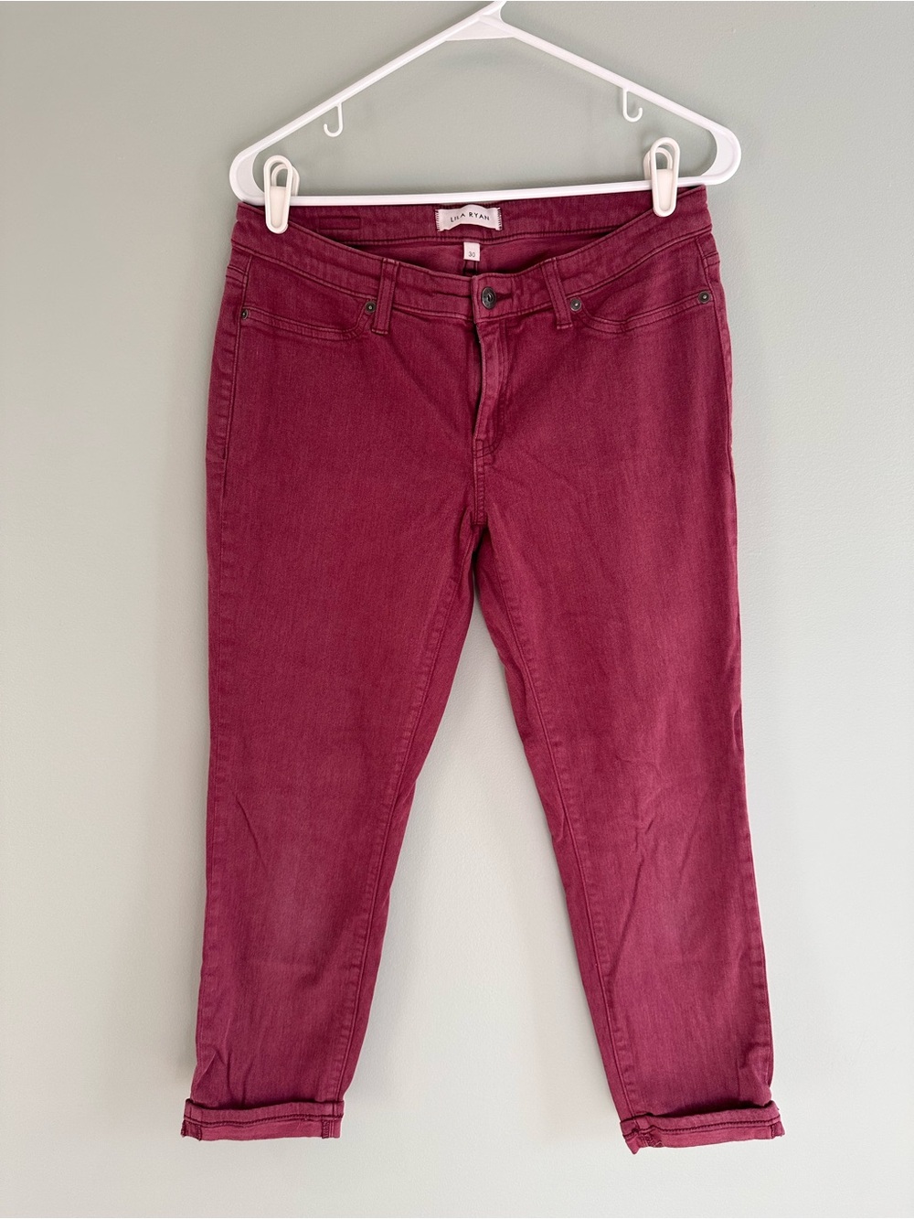 LILA RYAN Women's Burgundy Cropped Slim Jeans